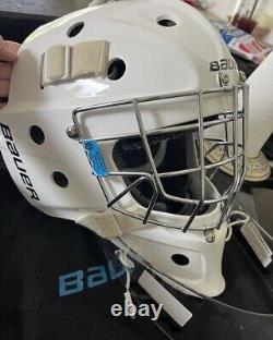 Bauer 930 Certified Straight Bar Goalie Mask Size S-M 6 5/8- 7 1/8 53-57 cm NEW