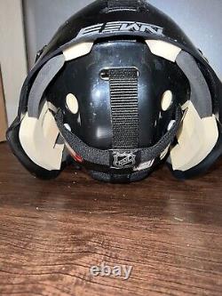 Bauer NME3 Hockey Goalie Helmet Mask Junior 6 1/2-7 1/8 Black EUC