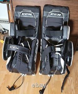 CCM Axis 1.9 Speed Skin Goalie Leg Pads Size 30+1 White/Black