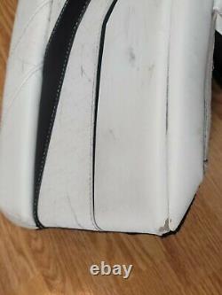 CCM Axis 1.9 Speed Skin Goalie Leg Pads Size 30+1 White/Black