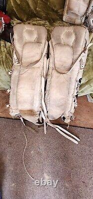 Rare Vintage Set Stri 34 Goalie Pads And Matching Full Right Gloves