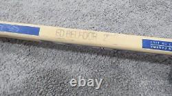 Bâton de hockey CCM utilisé en jeu signé par Ed Belfour des Toronto Maple Leafs de la saison 2003-04