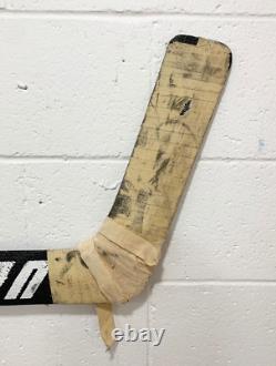 Bâton de hockey utilisé en jeu Christian du gardien de but Jon Casey des Minnesota North Stars 22910