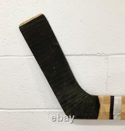 Bâton de hockey utilisé en jeu par John Garrett des Hartford Whalers de Northland 22911
