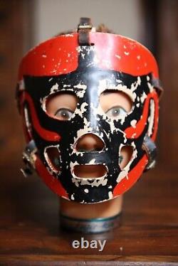 Masque de gardien de but de hockey sur glace vintage rouge et noir patins à roulettes derby Jason Vendredi 13