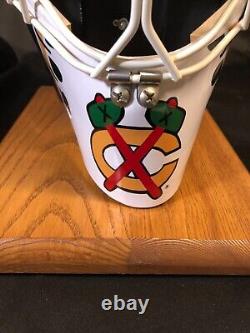 Masque de gardien de but de taille réelle des Chicago Blackhawks de la LNH monté sur une base de téléphone unique