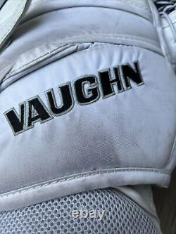 Vaughn Velocity V9 XP Pro Senior Ice Hockey Goalie Catcher. Main régulière