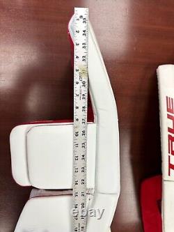 Véritables jambières de gardien de but de hockey d'occasion True L20.1 Pro Stock MacKenzie Blackwood Devils NHL